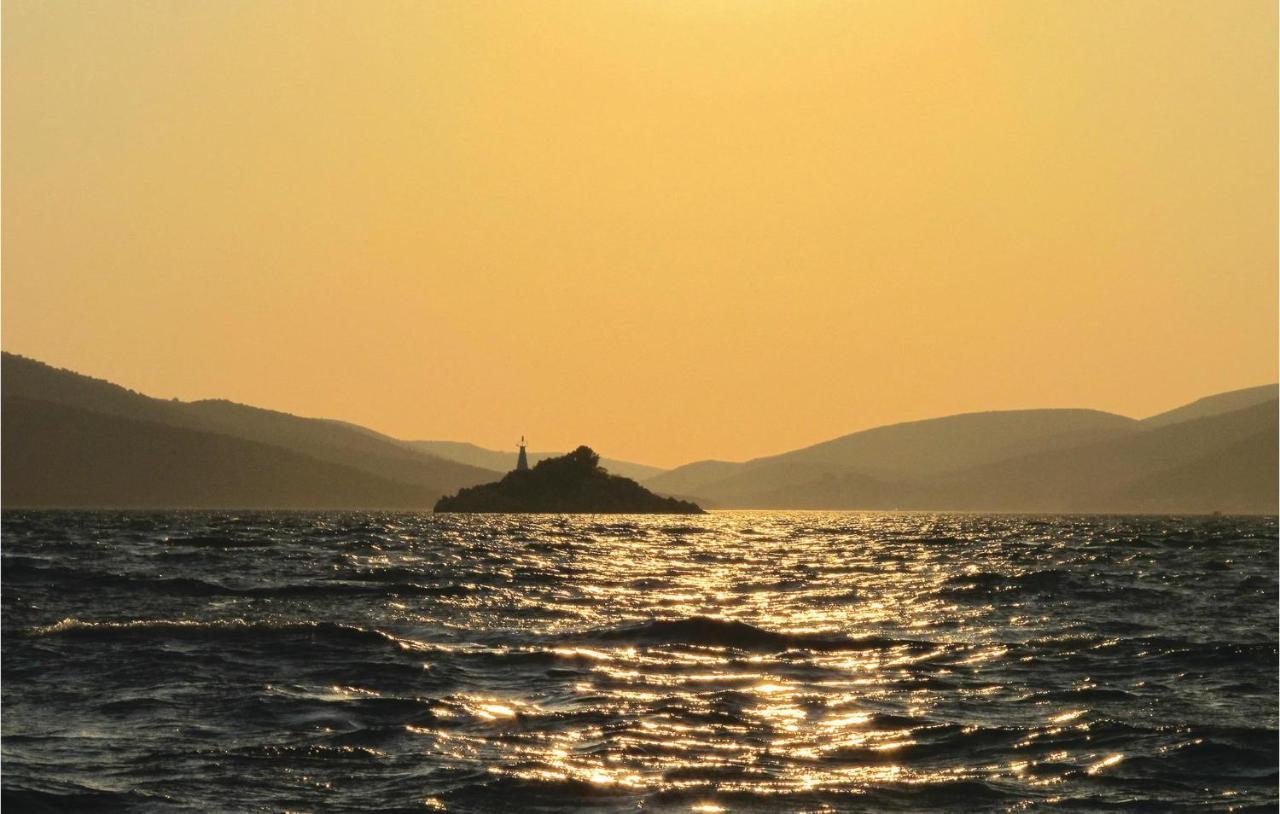 Beautiful Apartment In Trogir With Wifi Eksteriør bilde